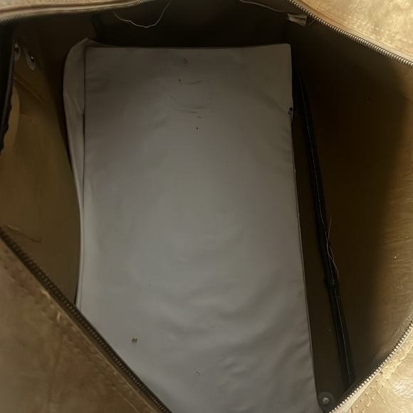 Authentic Adidas Duffel bag - Picture 9 of 10